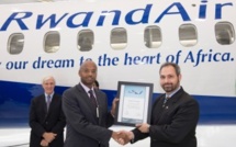 Rwandair reçoit à Toronto un biturbopropulseur Q400 NextGen